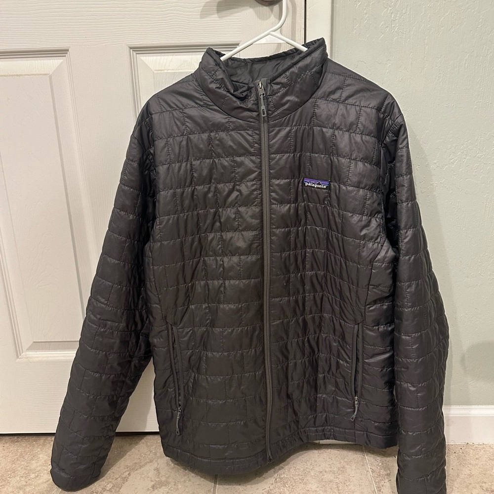 Patagonia Men's Dark Gray Puffer Jacket